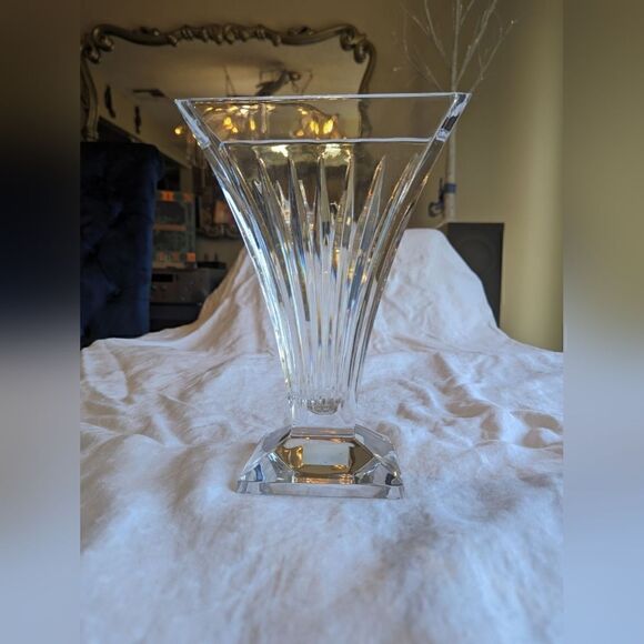 Waterford Crystal Clarion Limited Edition Flower Vase, 9 3/4" Tall, has Monogram - Picture 4 of 9